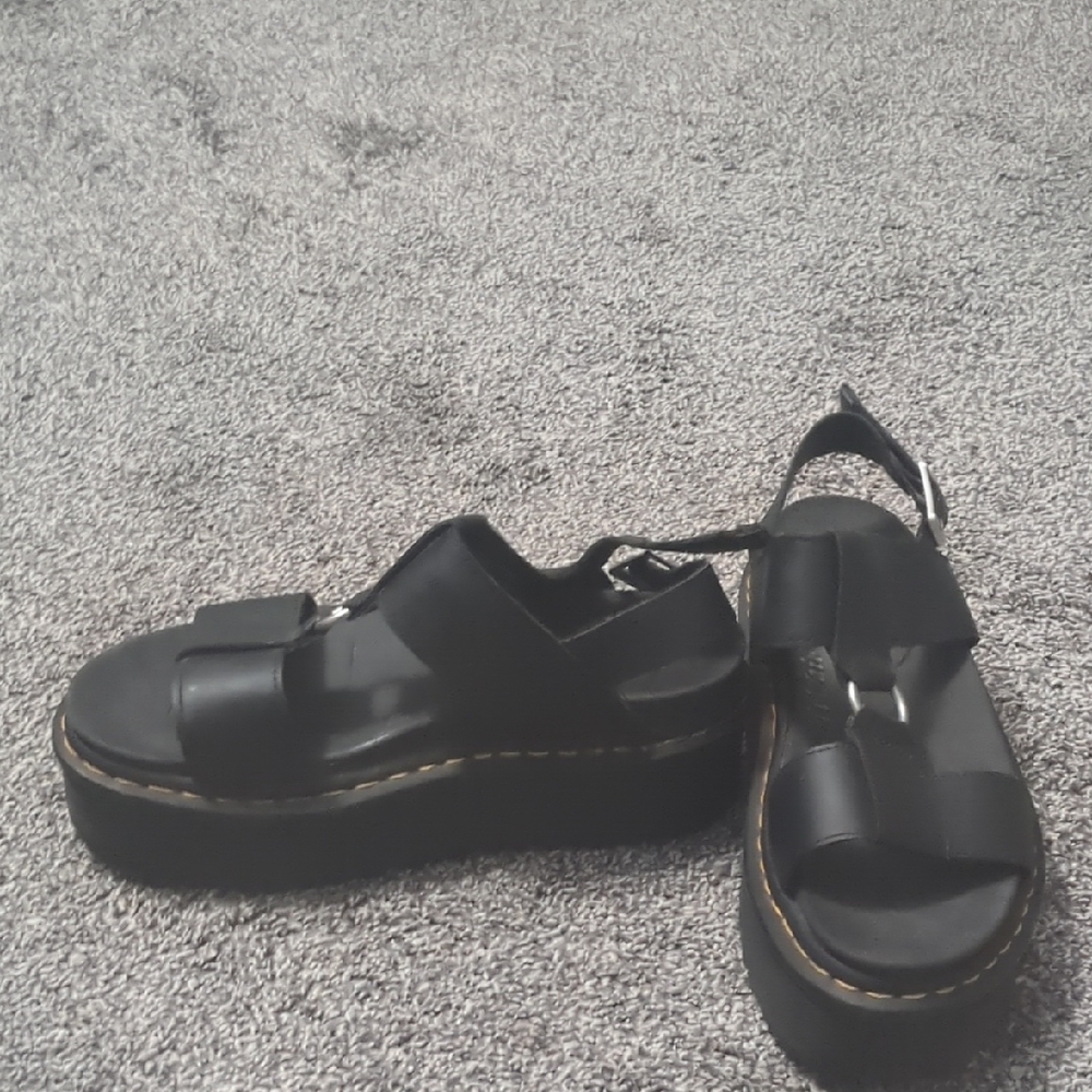 Dr. Marten's Francis Platform Sandals faux leather buckle closer sz 8 US L Goth